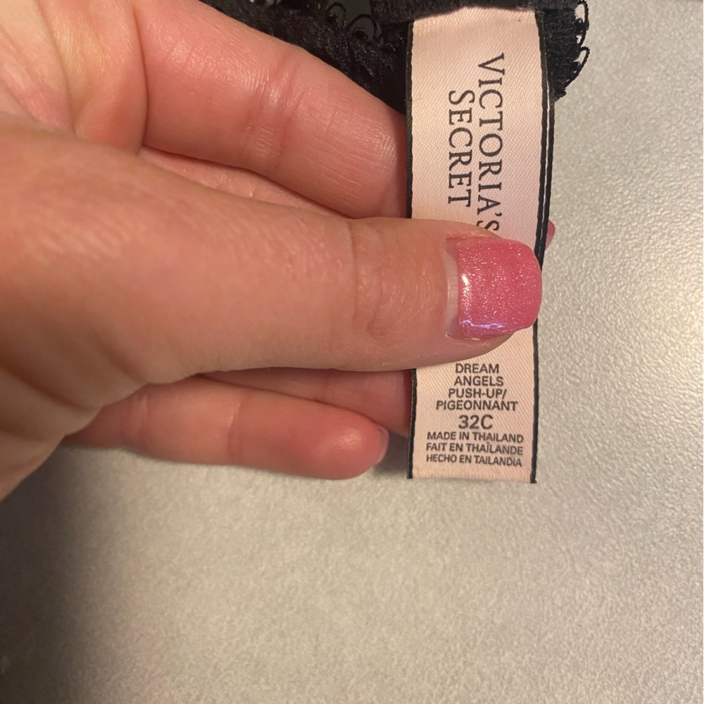 Victoria Secret Lace Push Up Bra size 32C - Picture 2 of 7
